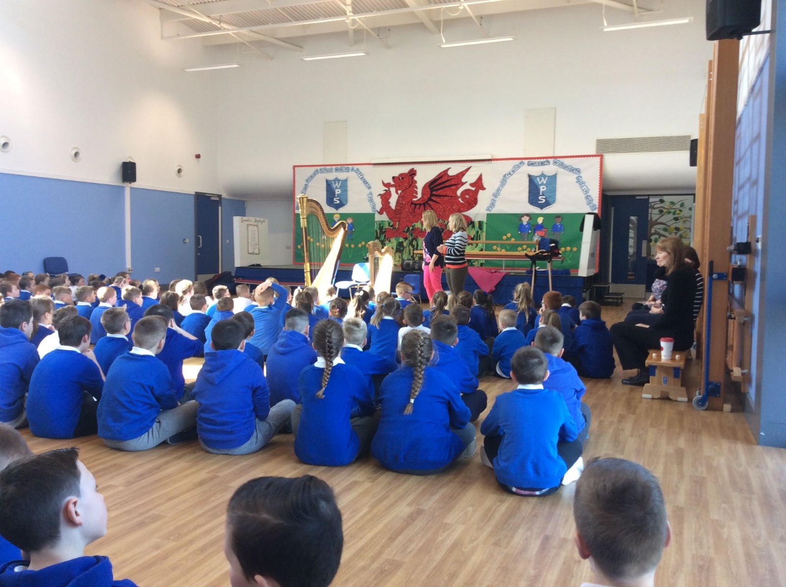 Williamstown Primary School We learn through many differenent fun ways!